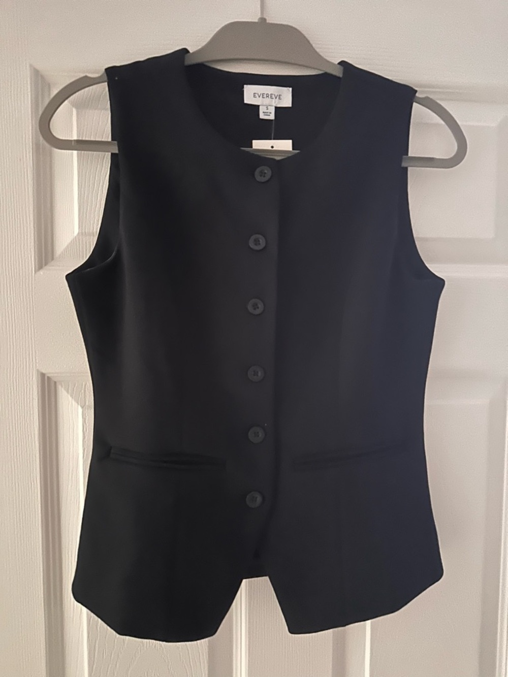 Evereve Black Sleeveless Button Vest